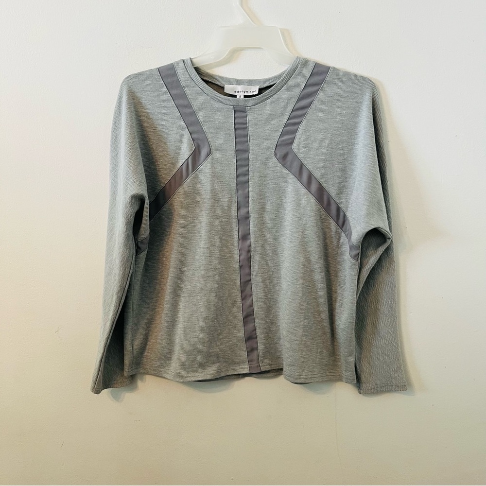 Adelyn Rae Gray Ribbed Pullover Sweater Size S